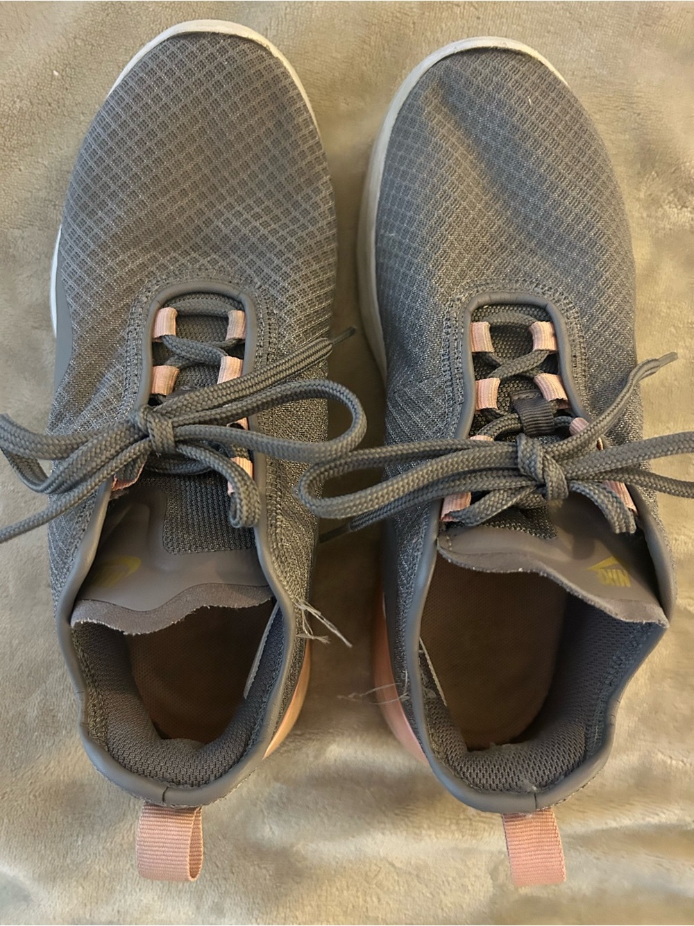 Size 7 Women's Gray Athletic Sneakers with Pink Accents